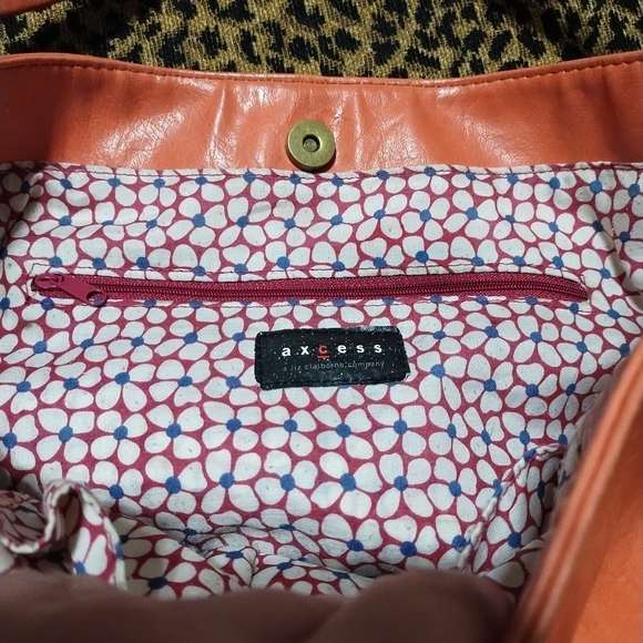 Axcess (Liz Claiborne company) shoulder bag - Picture 7 of 12